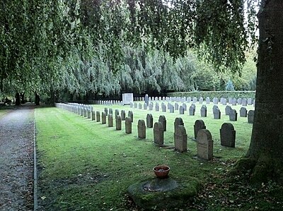 Nordfriedhof-Kiel-Grabmale-Erster-Weltkrieg.JPG