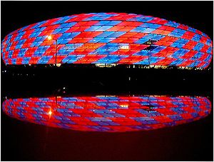 Allianz-Arena.blue.red.jpg