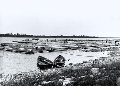 Lumber Raft Ottawa River 1890.jpg